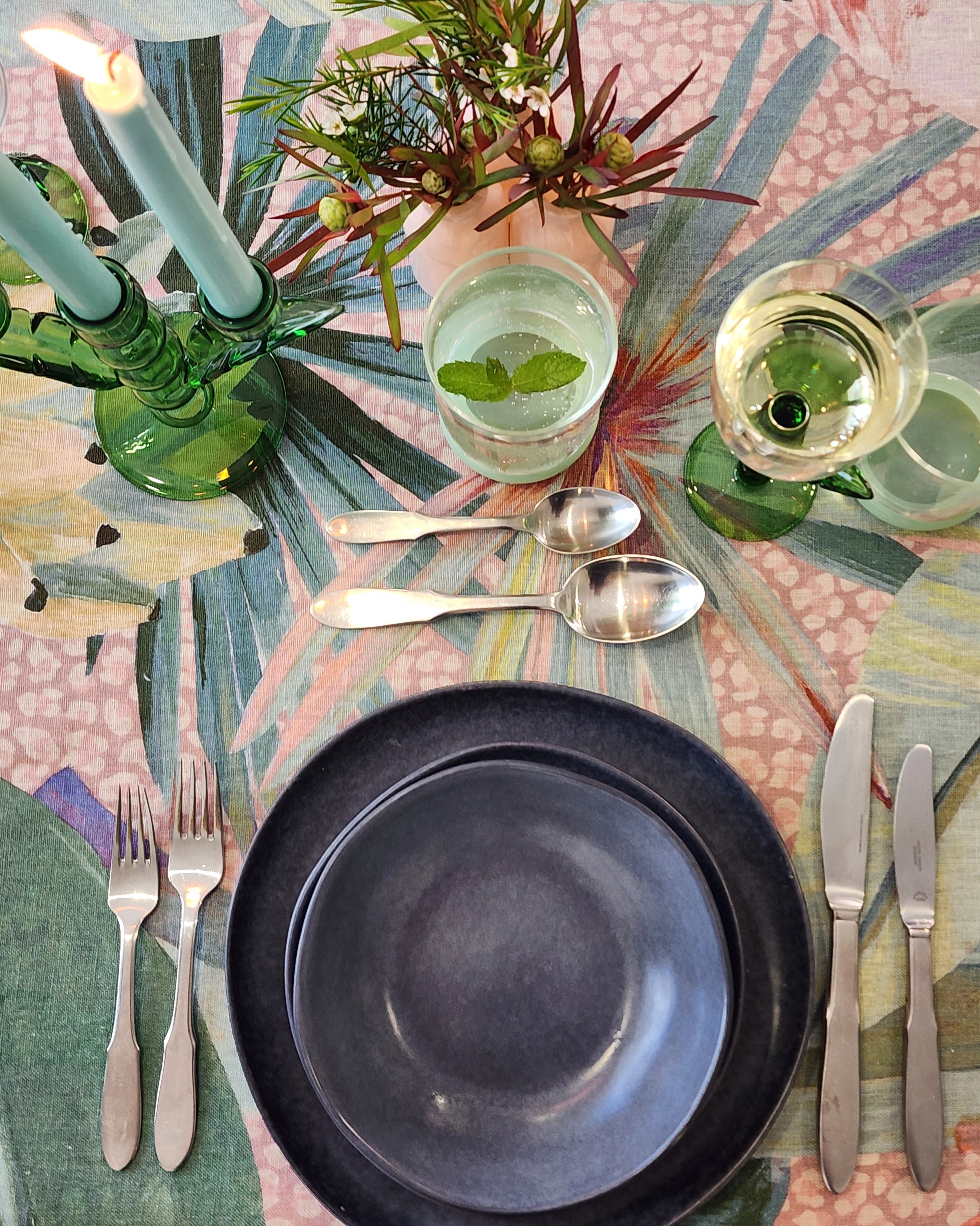 LA PALMA HOLLYWOOD TABLECLOTH
