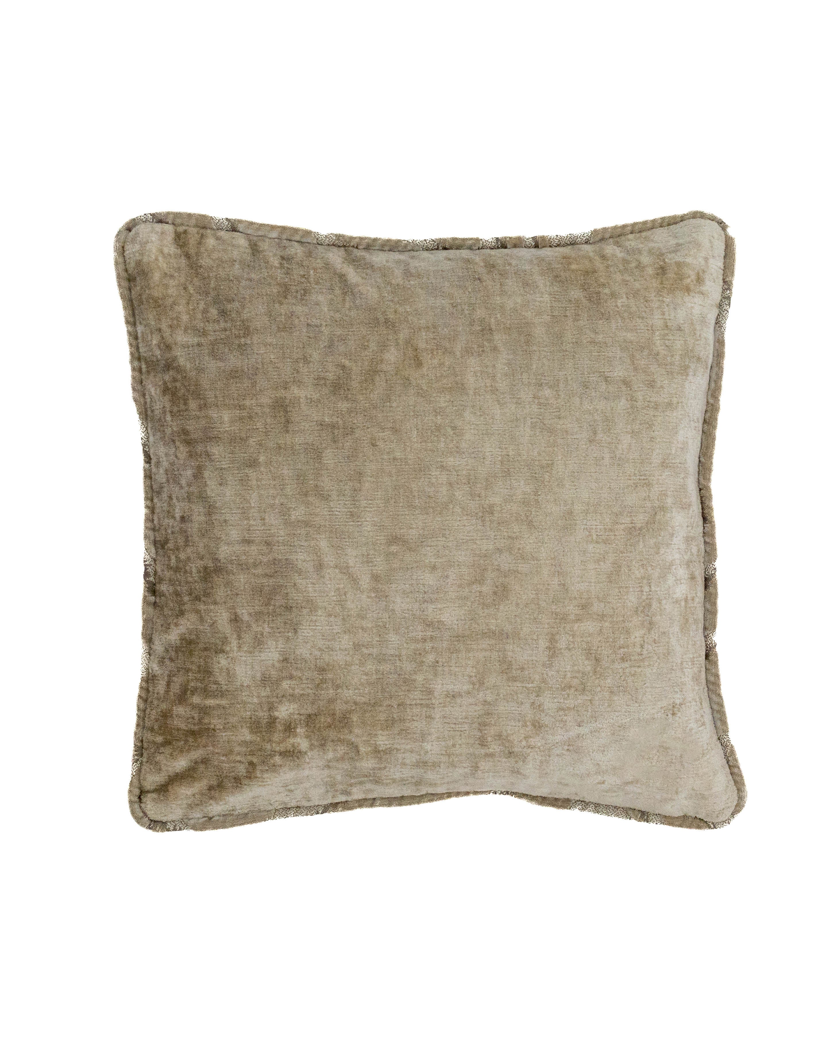 VELVET CUSHION